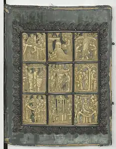 Ivoires du plat supérieur de la reliure.