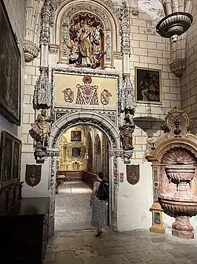 Porte d'entrée de la sacristie.