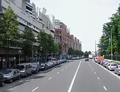 Logements avec vue sur le parc de Ladoucette à Drancy, présentant un habitat intermédiaire entre grands ensembles et logement individuel.