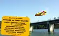 Le lac sert à l'écopage des canadairs lors des incendies qui touchent les forêts méditerranéennes.
