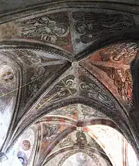 Église Saint-Cirgues - fresques du chœur avec les instruments de la Passion.