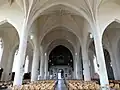 La nef vers le buffet d'orgue.