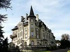 Le château de Bassy.