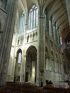 Vue vers le nord-est sur le croisillon nord.