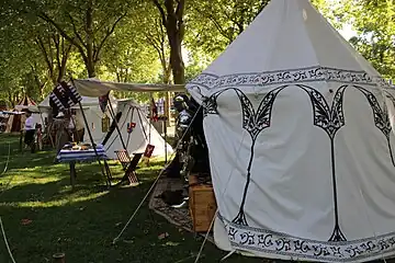 Le marché médiéval lors de la Fête du Bouffon.