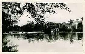 Les bords de l'Isle et usine.