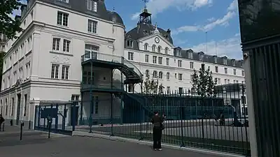 Vue prise depuis l'avenue du Roule, en 2015.