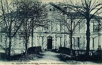 École supérieure des jeunes filles de Sainte-Foy-la-Grande (Gironde).