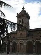 Façade latérale avec le campanile.