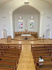 La nef et le chœur.