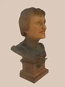 Portrait de Sarah Bernhardt en buste (1895), cire polychrome, musée d'art moderne et contemporain de Strasbourg.