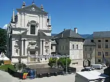 Scène des Estivales en Savoie dans la cour du château de Chambéry