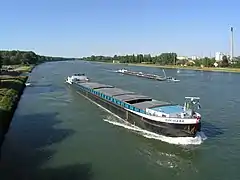 Navigare, péniche fluviale