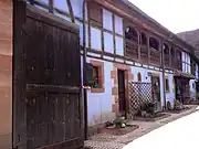 Dépendances de la ferme (XVIIIe), 2 rue des Comtes-de-Hanau.