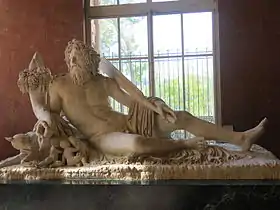 Sculpture du Tibre (fleuve romain) qui coule désormais dans les galeries romaines du Louvre