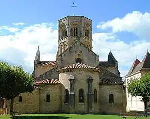 Chevet de la collégiale Saint-Hilaire de Semur-en-Brionnais (XIIe).