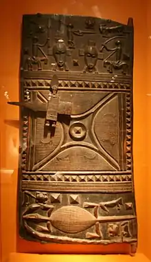 Porte en bois à serrure (Boundiali, vers 1920), Washington, musée national d'Art africain.