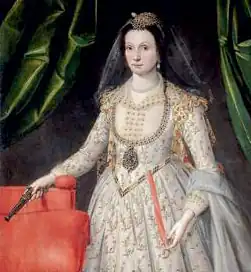 Portrait peint d'une femme brune d'aspect aristocratique, un pistolet à la main.