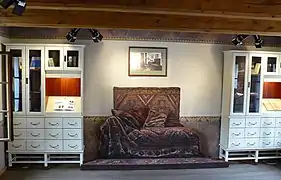 Copie de son divan emblématique de psychanalyste