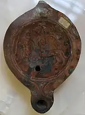 Silène conduisant une panthère, lampe à bec de Grèce de l'est.