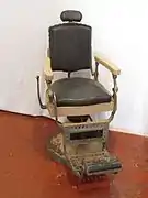 Siège de barbier (1920).