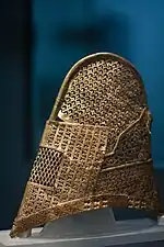 Coiffe dorée de la tombe du Cheval céleste, trésor national n°189