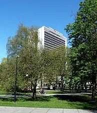 L'hôtel Sokos vu du parc.