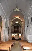 La nef côté porche.