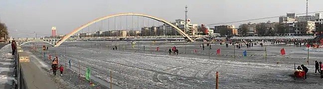 Le festival du printemps à Baishan sur la rivière gelée
