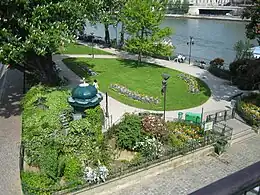 Square du Vert-Galant.