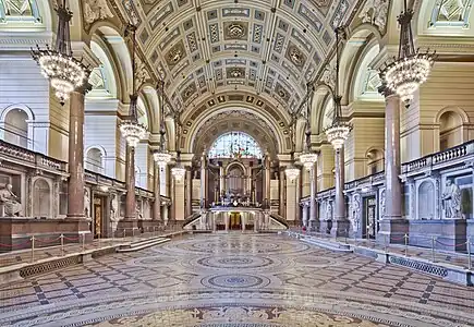 St George's Hall, Liverpool, Angleterre. Au sol, mosaïque de carreaux de 30.000 pièces des ateliers Minton.