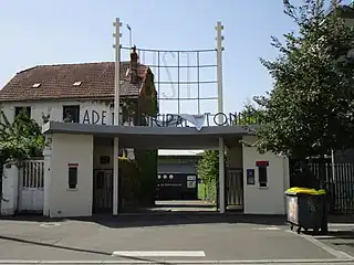 Entrée du stade Tonnellé