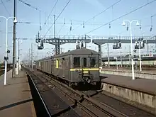 Une rame Standard vue à Pont-Cardinet sur les voies du groupe II en septembre 1976.