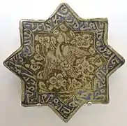 Carreau avec phénix, Kashan, XIVe siècle, Doris Duke Foundation for Islamic Art.
