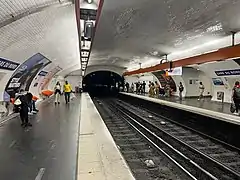 Les quais de la ligne 5.