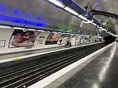Les quais de la ligne 2.