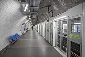 Quai en direction de Porte de Clignancourt.