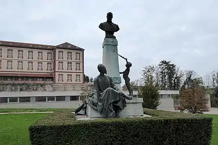 Statue de Noël Ballay à Chartres, Eure-et-Loir (1904).