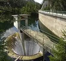 Entrée du tunnel pour la la production d'électricité à l'Erlaufstausee