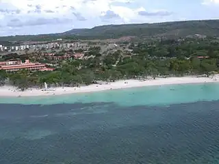 À l'ouest de l'hôtel Club Amigo