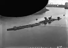 l'épave d'un sous-marin dans un port