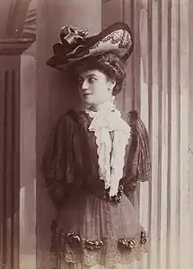 Suzanne De Behr née Marie Laure Burtin.