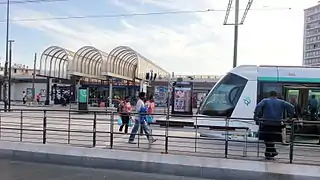 Le terminus de Garges - Sarcelles, à l'entrée de la station éponyme.