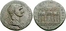 Sesterce frappé entre 112 et 115 montrant sur son côté pile une représentation de la basilique.