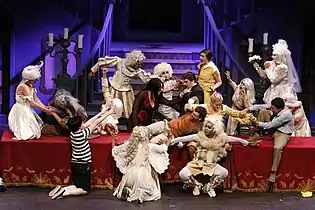 La comédie musicale créée aux États-Unis...