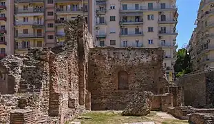 Vestiges des bains impériaux.