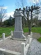 Le monument aux morts pour la patrie.