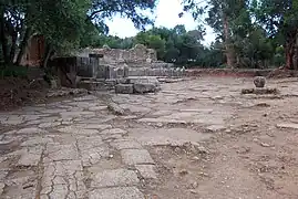 Le decumanus et le nymphée