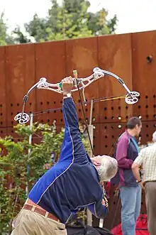 Tournoi de tir à l'arc (perche verticale) à Ath, Belgique, le vendredi de la ducasse 2008