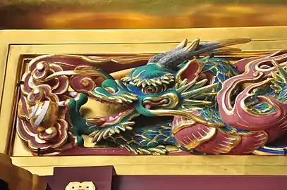 Détail d'une des sculptures de dragon.